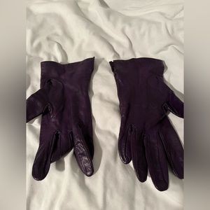 Women’s purple leather gloves 100% silk lined size 7.5